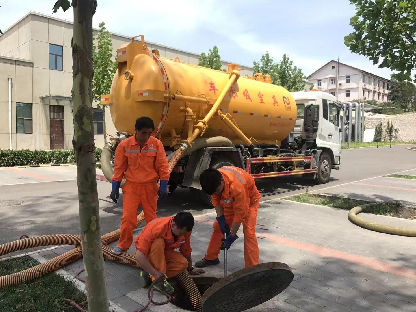 德惠化粪池清理与5-8吨吸粪车施工效率分析